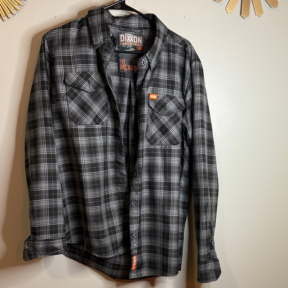 DIXXON Men's or Women’s Black and Gray Checkered Shirt. Large